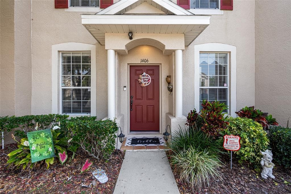 1406 SEDGWICK DRIVE WESLEY CHAPEL, FL 33543