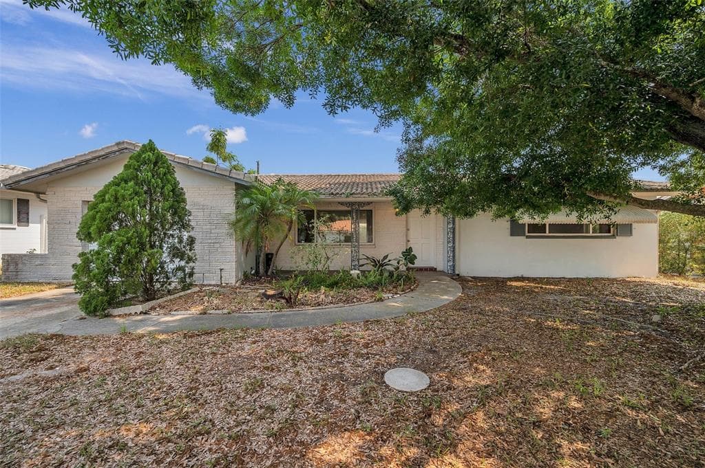 5543 WILLIAMSDALE COURT SEMINOLE, FL 33772