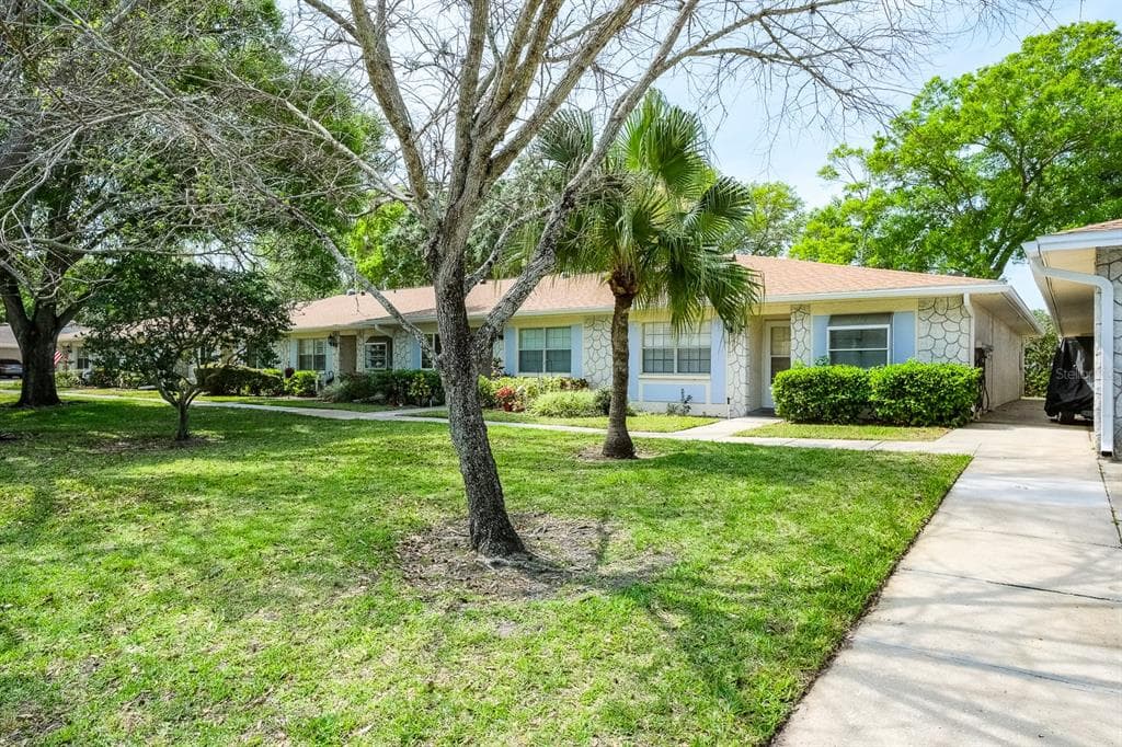 2238 LARK CIRCLE W UNIT F PALM HARBOR, FL 34684
