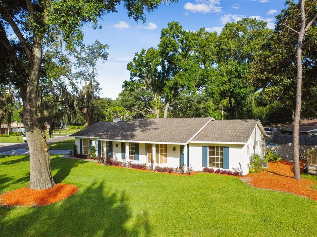 1402 MOSS LADEN COURT BRANDON, FL 33511