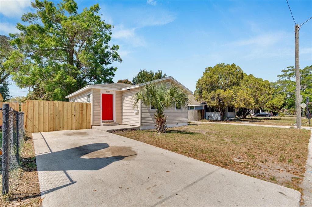 1751 DAYTON STREET S ST PETERSBURG, FL 33712