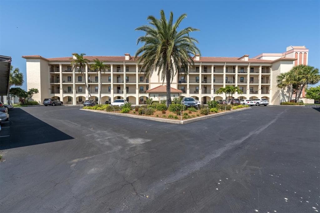 19029 US HIGHWAY 19 N UNIT 26-203 CLEARWATER, FL 33764