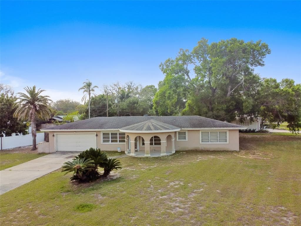 102 PALM DRIVE LARGO, FL 33770