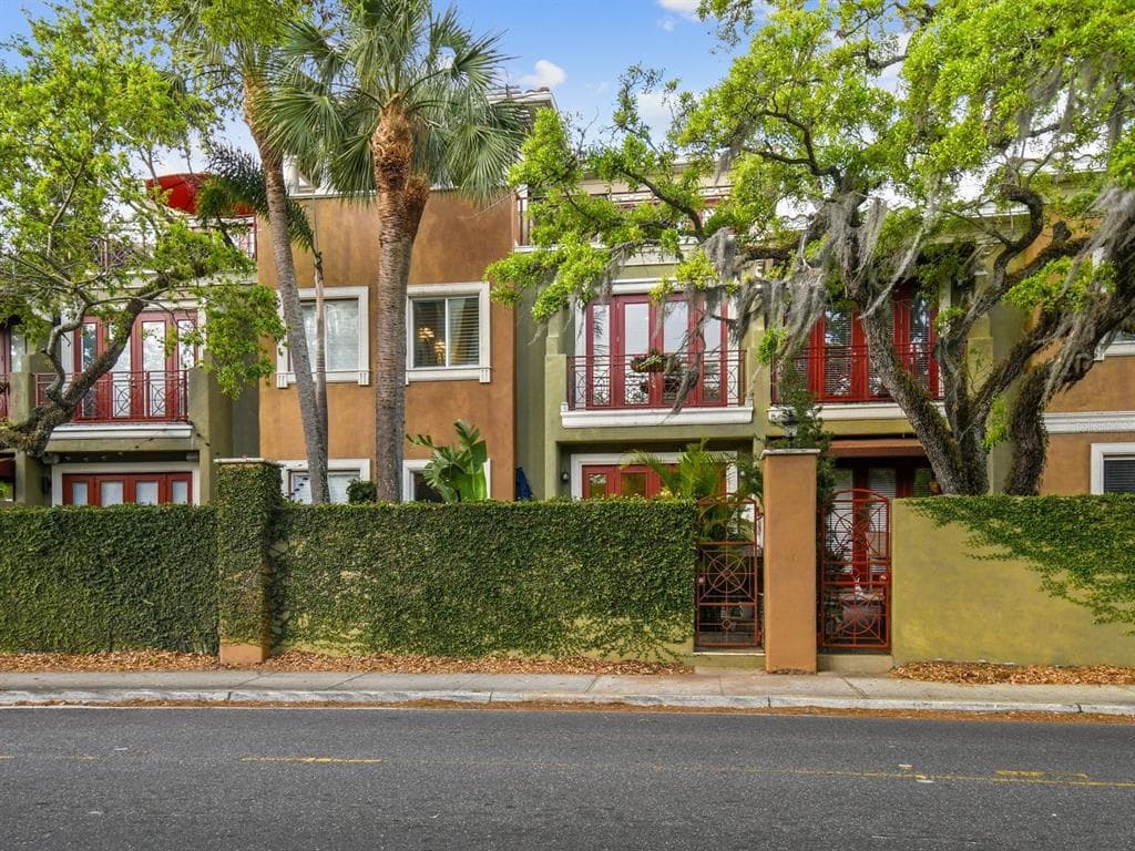 4907 BAYSHORE BOULEVARD UNIT 108 TAMPA, FL 33611