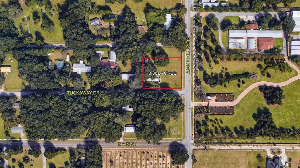 10822 TUCKAWAY DRIVE THONOTOSASSA, FL 33592