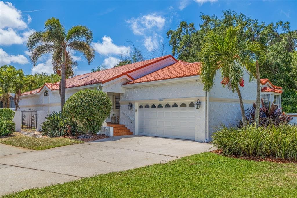 2961 LA CONCHA DRIVE