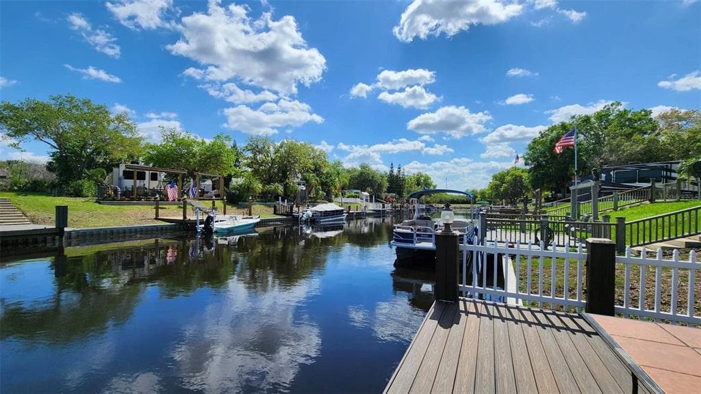 445 WATERWAY DRIVE LAKE WALES, FL 33898
