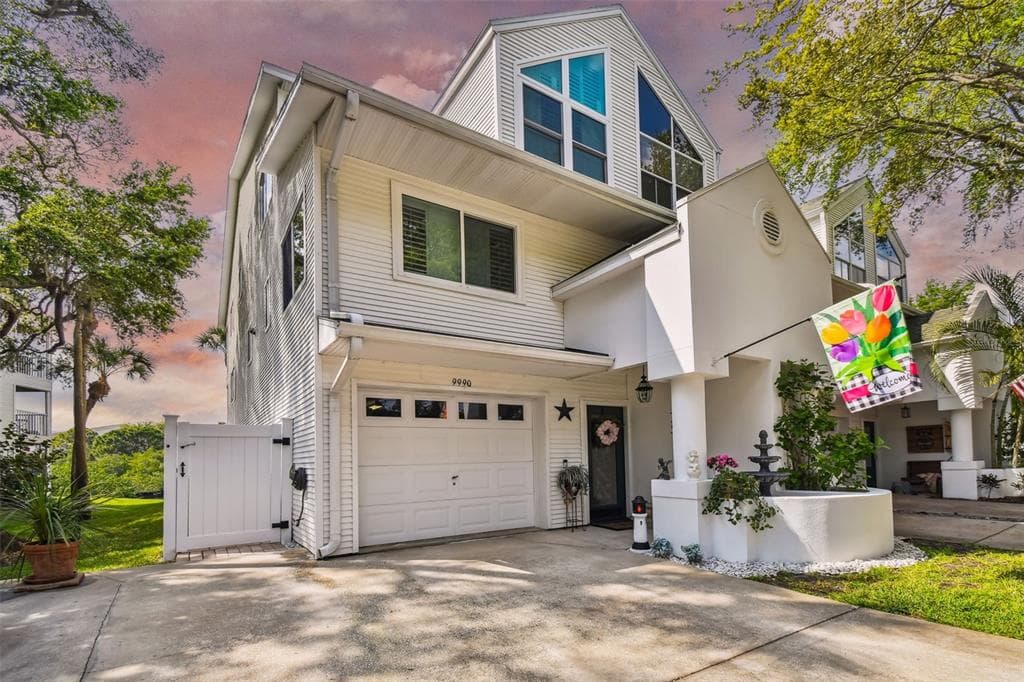 9990 INDIAN KEY TRL UNIT 4 SEMINOLE, FL 33776