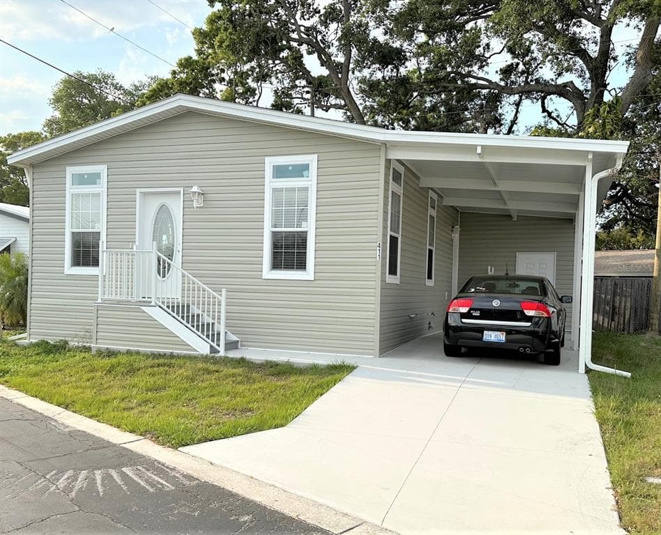 8300 SEMINOLE BOULEVARD UNIT 411 SEMINOLE, FL 33772