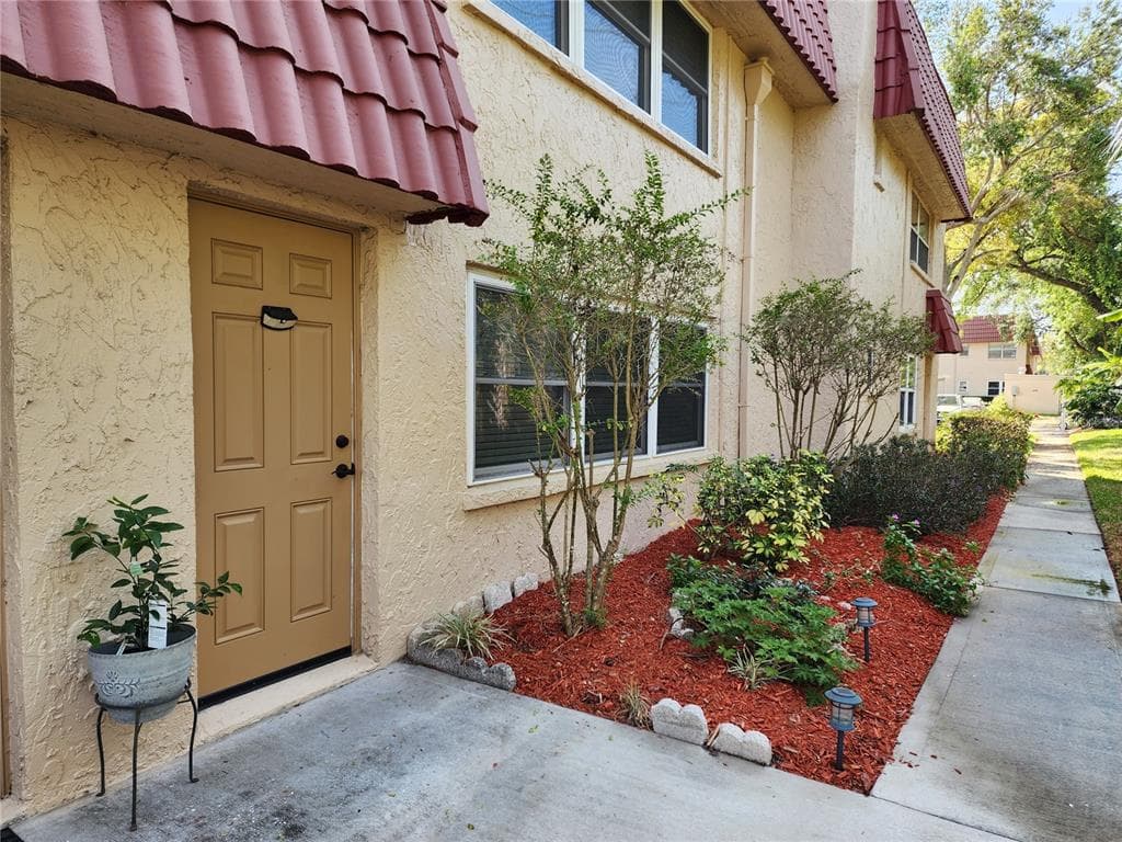 10035 63RD AVENUE N UNIT 9 ST PETERSBURG, FL 33708