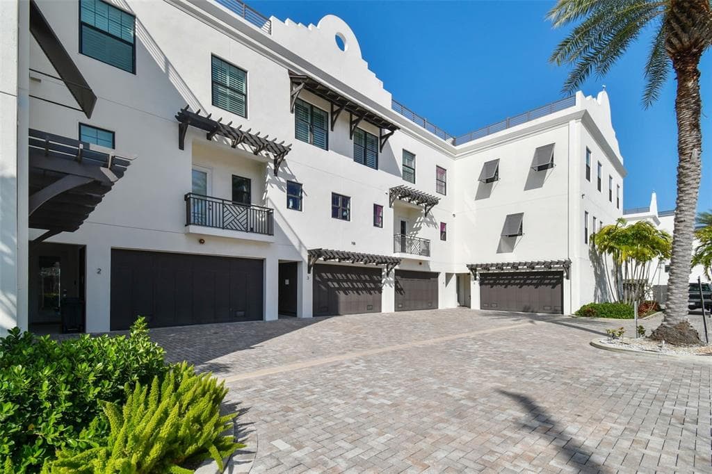 158 BRIGHTWATER DRIVE UNIT 4