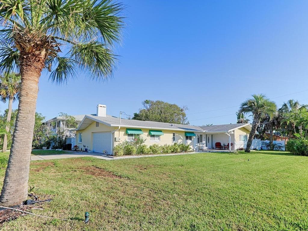 1305 GULF BOULEVARD BELLEAIR BEACH, FL 33786