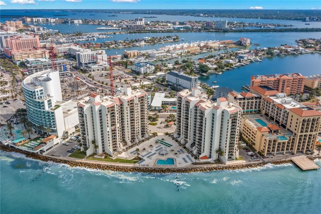 450 S GULFVIEW BOULEVARD UNIT 1006 CLEARWATER BEACH, FL 33767