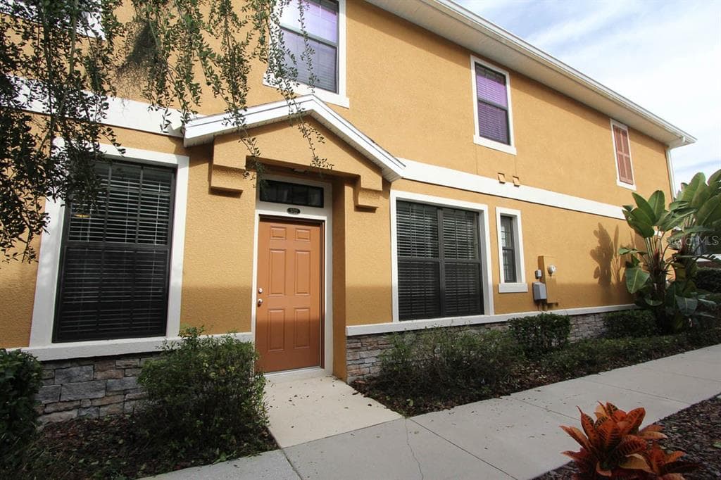 5727 KINGLETSOUND PLACE LITHIA, FL 33547