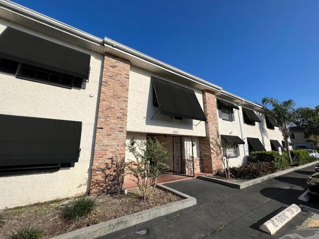 120 S CHURCH AVENUE UNIT 207 TAMPA, FL 33609