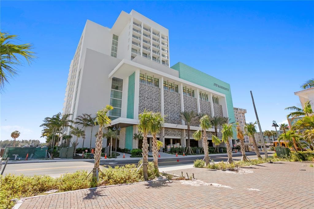 691 S GULFVIEW BOULEVARD UNIT 1411 CLEARWATER BEACH, FL 33767