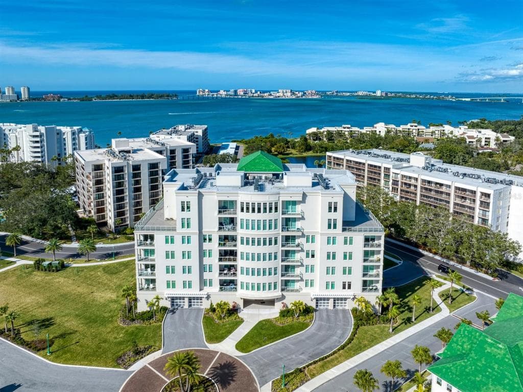 8 PALM TERRACE UNIT 705 BELLEAIR, FL 33756
