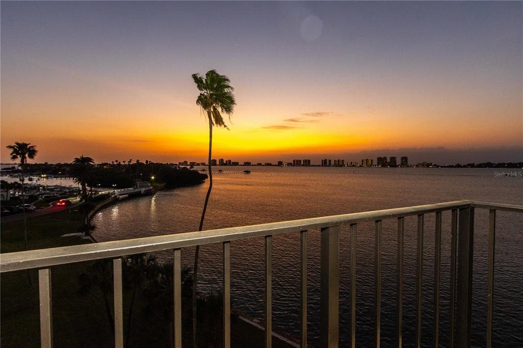 100 OAKMONT LANE UNIT 610 BELLEAIR, FL 33756