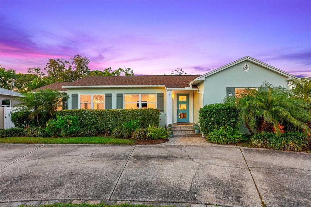 533 34TH AVENUE NE ST PETERSBURG, FL 33704