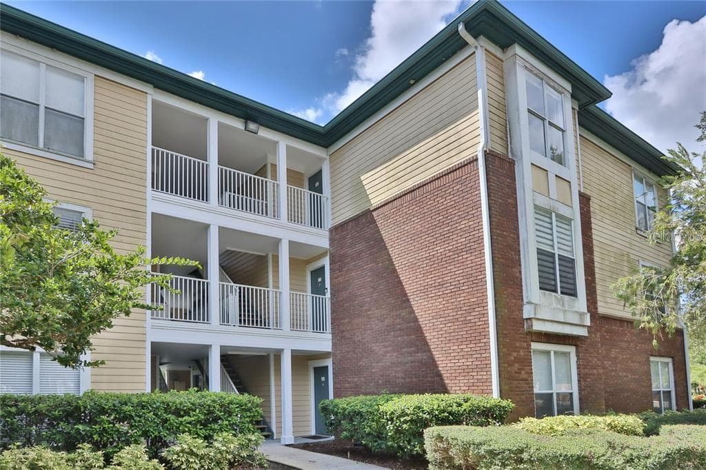 10024 STRAFFORD OAK COURT UNIT 808 TAMPA, FL 33624