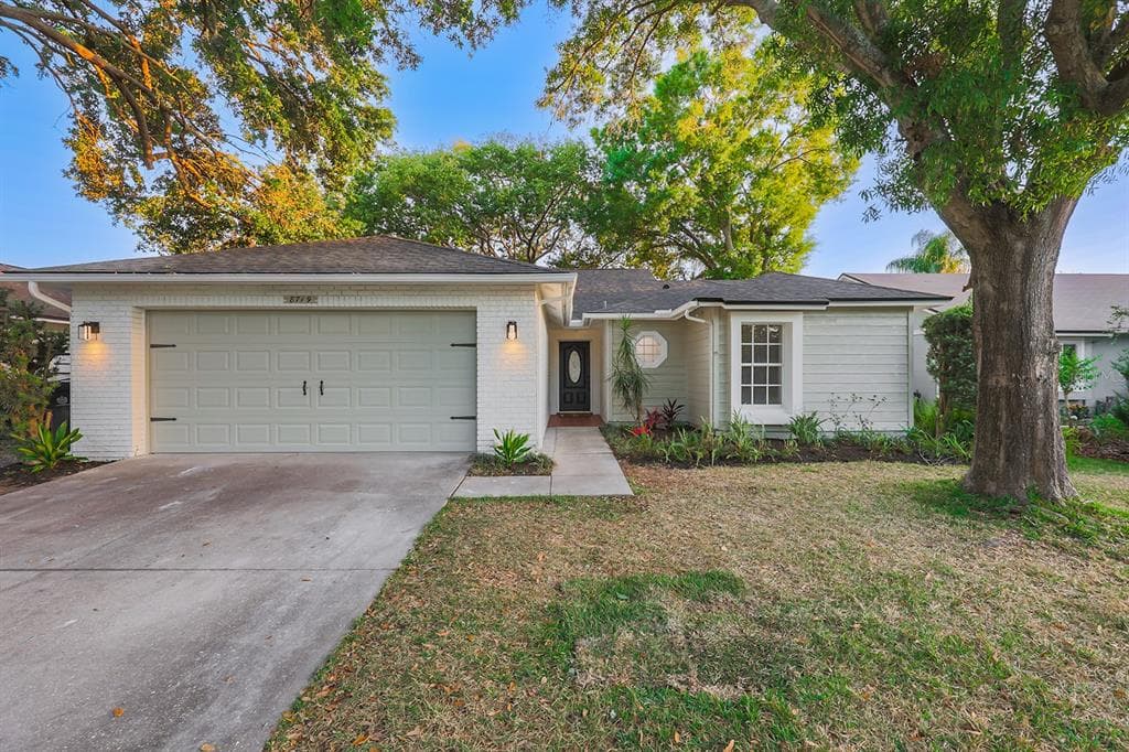 8719 HAMPDEN DRIVE TAMPA, FL 33626