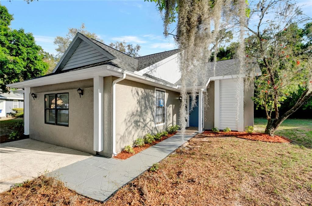 8142 CAMERON CAY COURT NEW PORT RICHEY, FL 34653