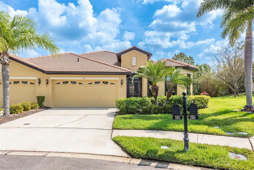201 MYSTIC FALLS DRIVE APOLLO BEACH, FL 33572