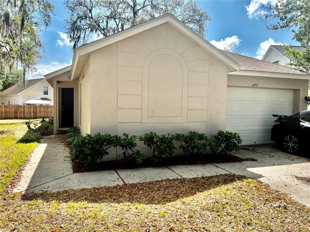 14917 STAG CREEK CIRCLE LUTZ, FL 33559