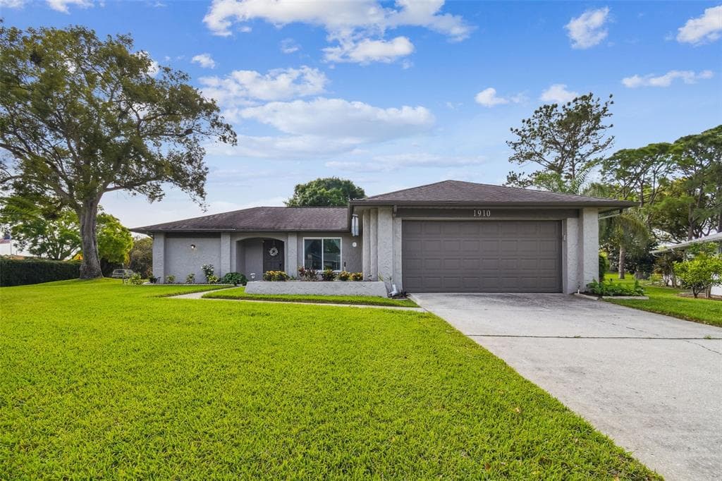 1910 CHAUCER COURT PALM HARBOR, FL 34684