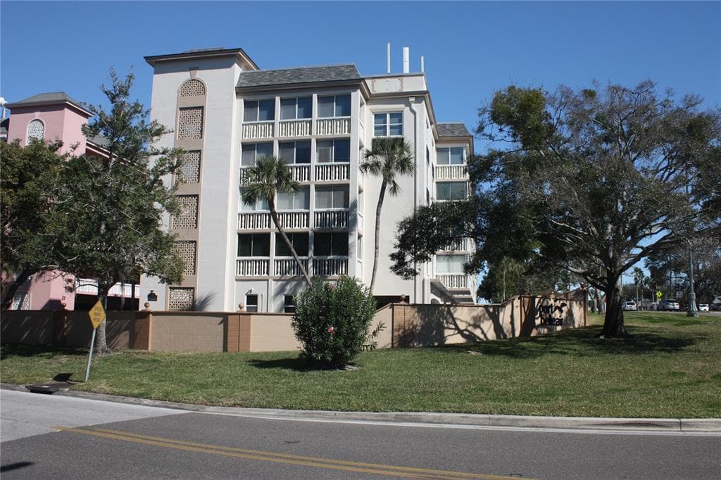 131 BLUFF VIEW DRIVE UNIT 404 BELLEAIR BLUFFS, FL 33770
