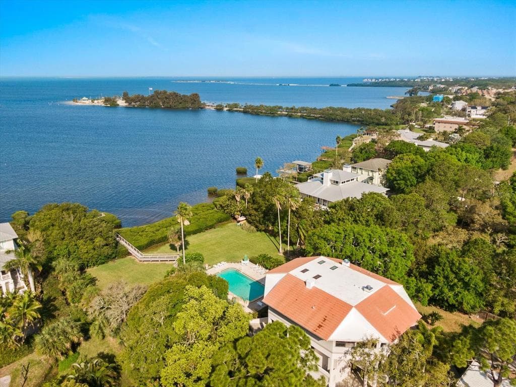 300 S FLORIDA AVENUE UNIT 400B TARPON SPRINGS, FL 34689