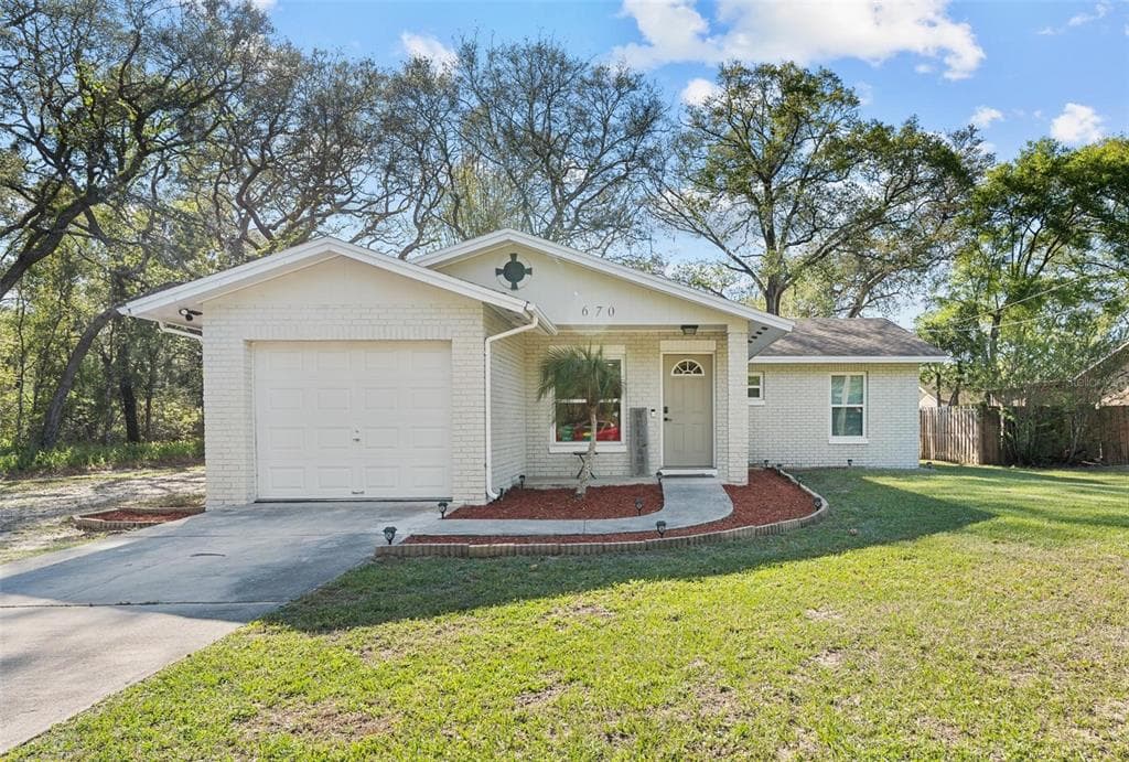 670 E BLUE LAKE TERRACE DELAND, FL 32724