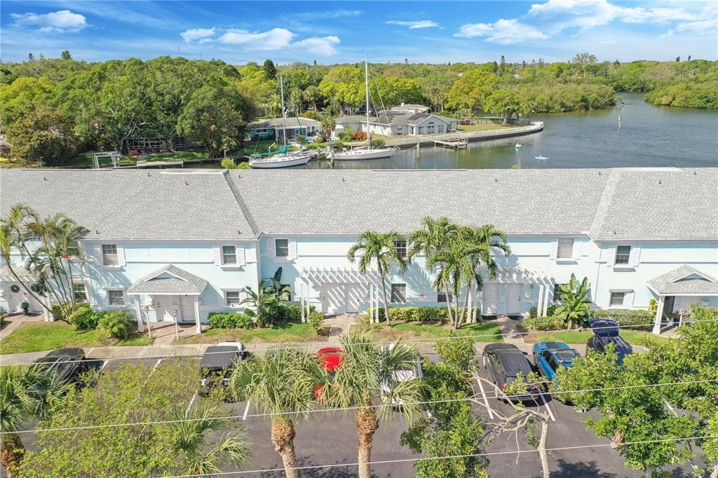 3845 POMPANO DRIVE SE ST PETERSBURG, FL 33705