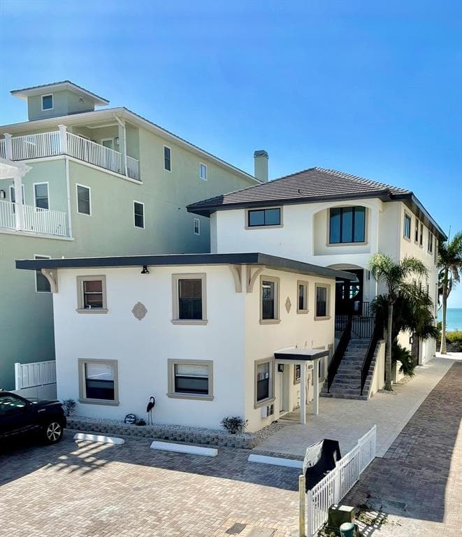 18298 SUNSET BOULEVARD REDINGTON SHORES, FL 33708