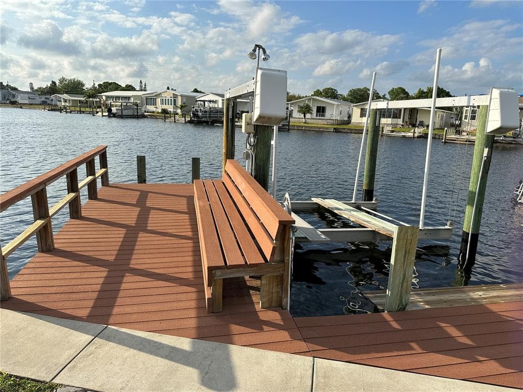 7194 MT ARLINGTON DRIVE NE UNIT 422 ST PETERSBURG, FL 33702