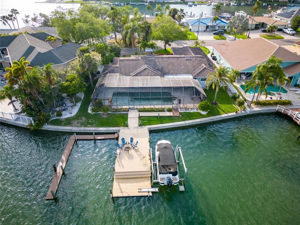 13 LEEWARD ISLAND CLEARWATER, FL 33767