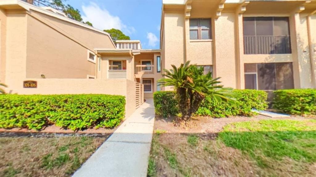 105 LINDSAY LANE OLDSMAR, FL 34677