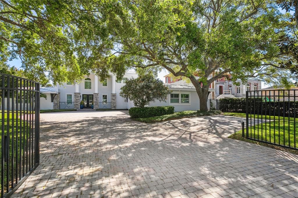 1257 SNELL ISLE BOULEVARD NE