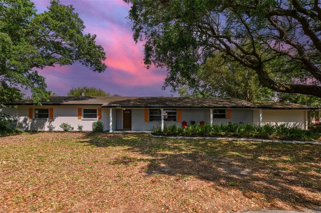 1034 HELENA LANE