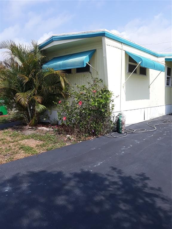 6580 SEMINOLE BOULEVARD UNIT 405 SEMINOLE, FL 33772
