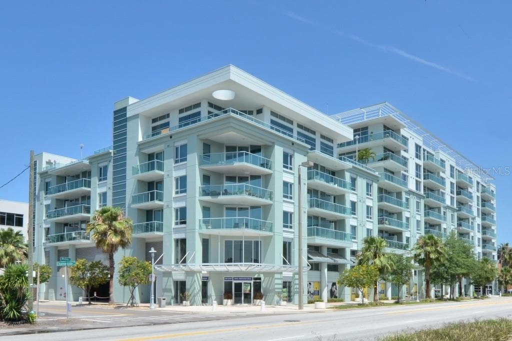 912 CHANNELSIDE DRIVE UNIT 2807 TAMPA, FL 33602