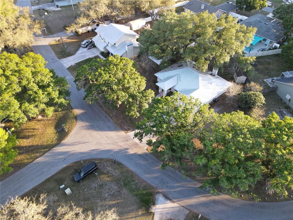 1575 BOWMANS TRAIL