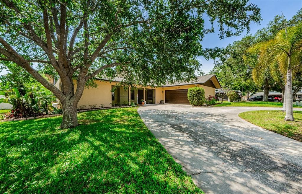 1038 LEMON TREE LANE