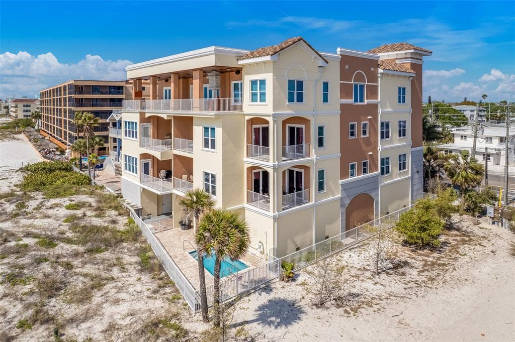 13700 GULF BOULEVARD UNIT 301 MADEIRA BEACH, FL 33708