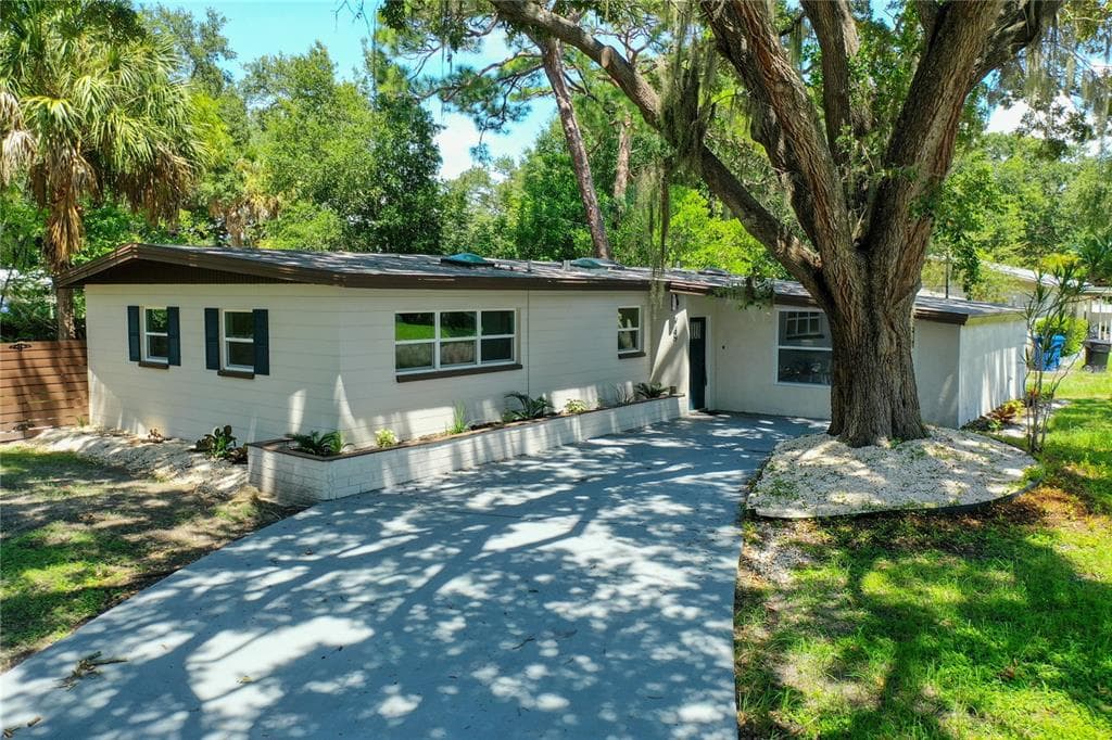 749 61ST AVENUE S ST PETERSBURG, FL 33705