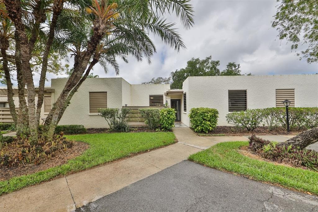461 PALM TREE DRIVE BRADENTON, FL 34210