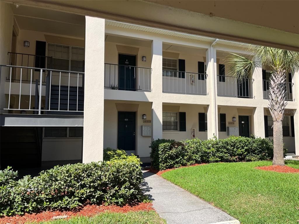 10372 CARROLLWOOD LANE UNIT 243 TAMPA, FL 33618