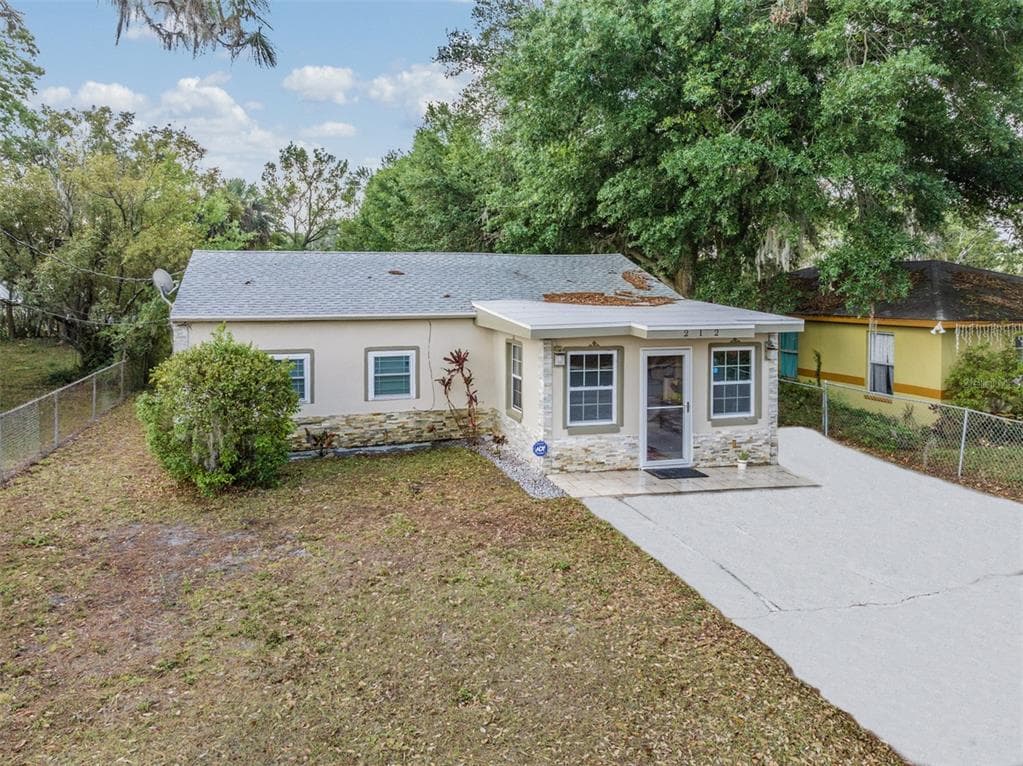 212 BASSEDENA CIRCLE S LAKELAND, FL 33805