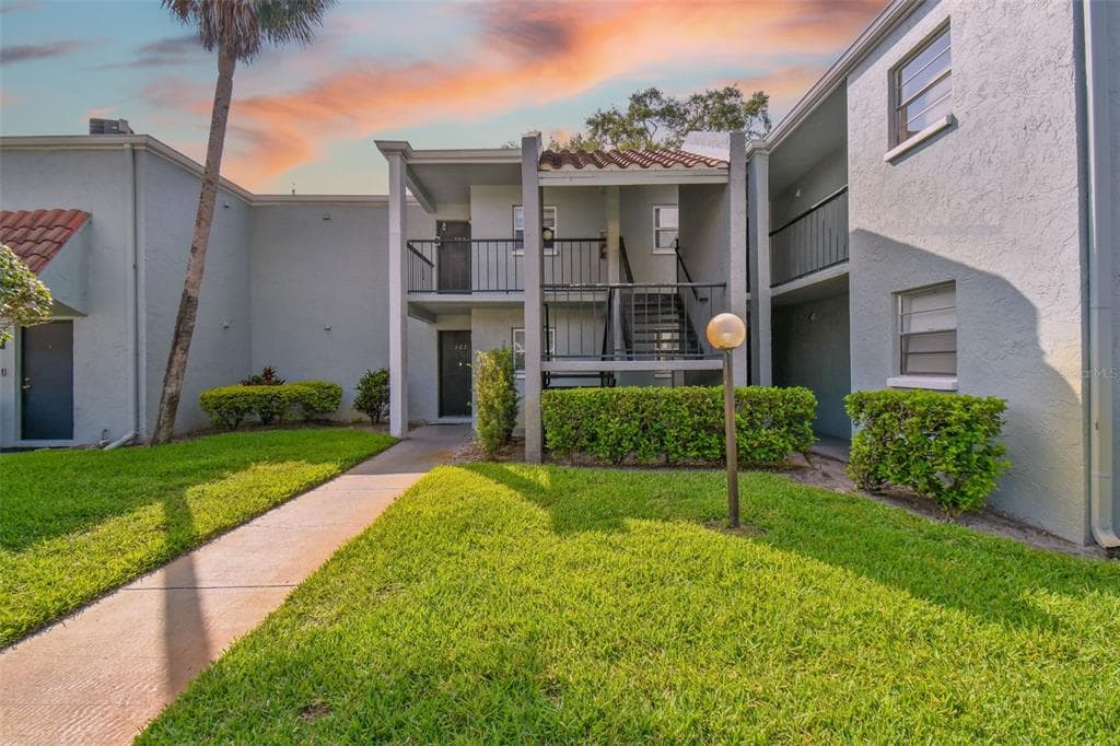 2874 SOMERSET PARK DRIVE UNIT 203 TAMPA, FL 33613