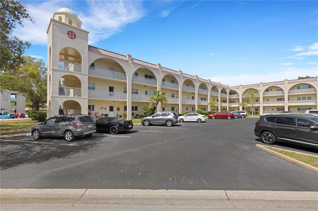 2258 WORLD PARKWAY BOULEVARD W UNIT 44 CLEARWATER, FL 33763